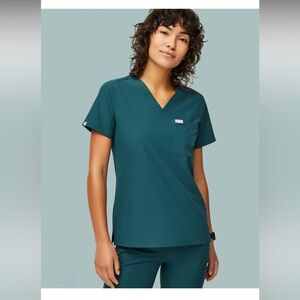 FIGS Caribbean Blue FIONLITE scrub set